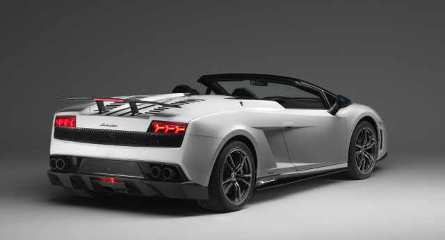 Lamborghini Gallardo LP 570-4 Spyder Performante-5.jpg